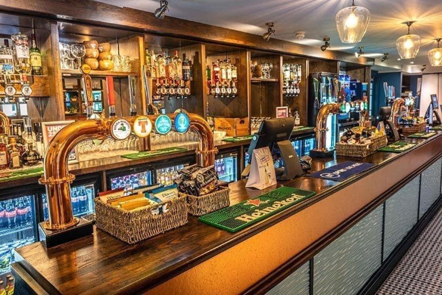 洛西茅斯 Highway酒店 外观 照片